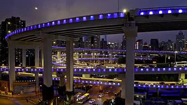 2K上海城市立交桥侧面夜景灯航拍视频素材视频的预览图
